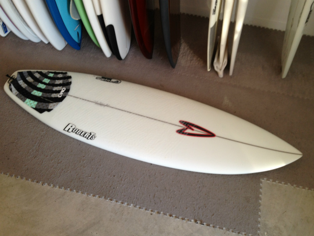 今日のYES! SURFER!! 「Roberts Surfboards Modern 80's 」|沖縄サーフィンショップ「YES SURF」