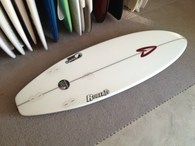 今日のYES! SURFER!! 「Roberts Surfboards Modern 80's 」|沖縄サーフィンショップ「YES SURF」