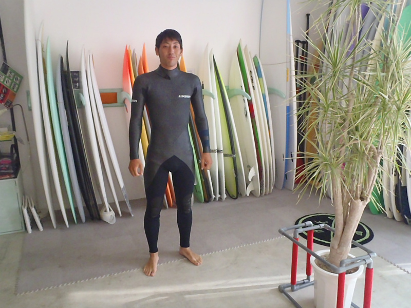 今日のYES ! SURFER !! 「AＩDENTIFY ウェットスーツ」|沖縄サーフィン