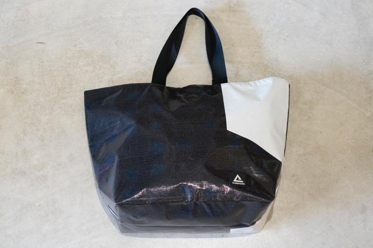 RARE FORM  BASIC TOTEBAG BLACK