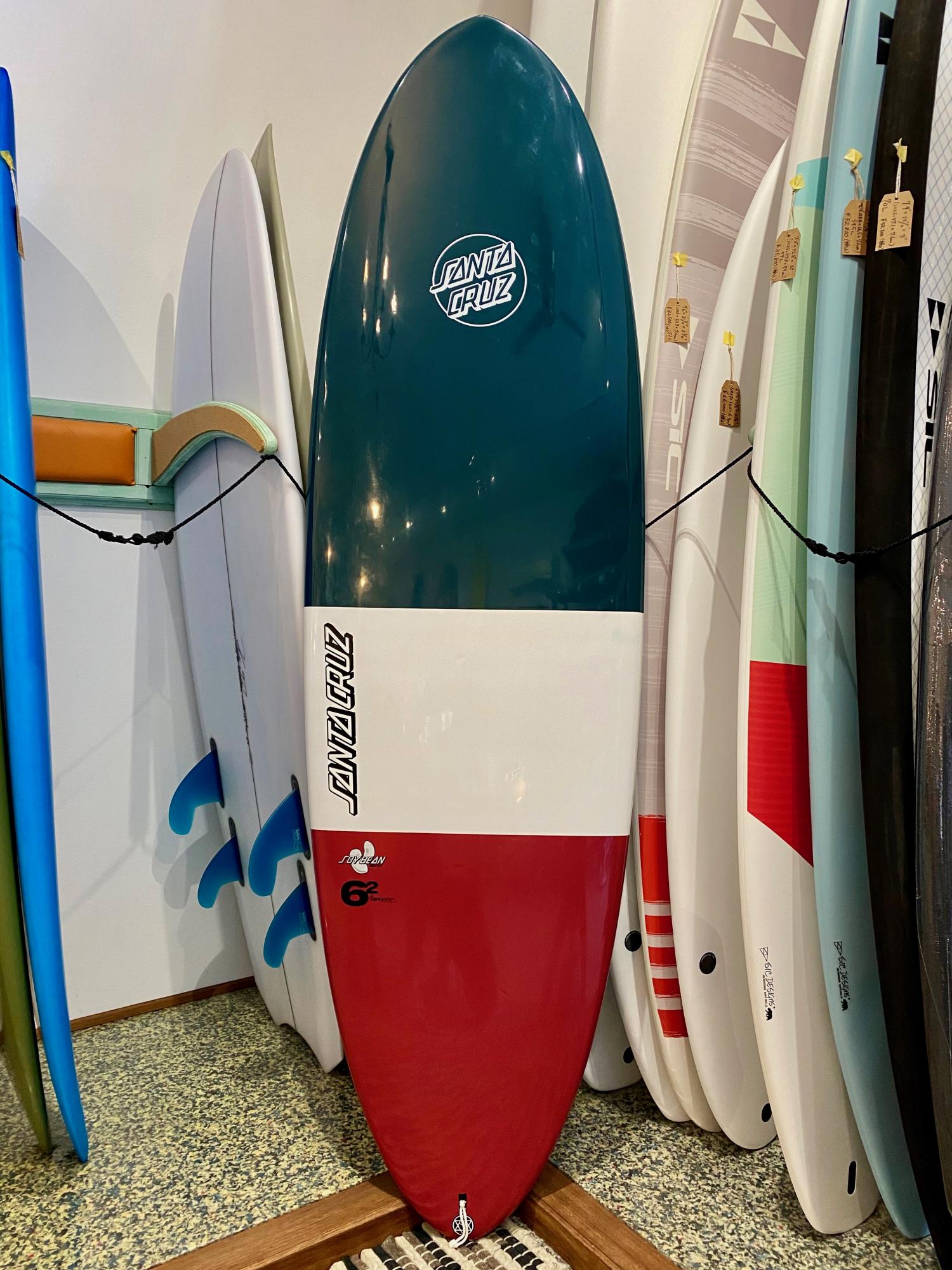 USED BOARDS (SANTA CRUZ SURFBOARD SOYBEANS 6.2)