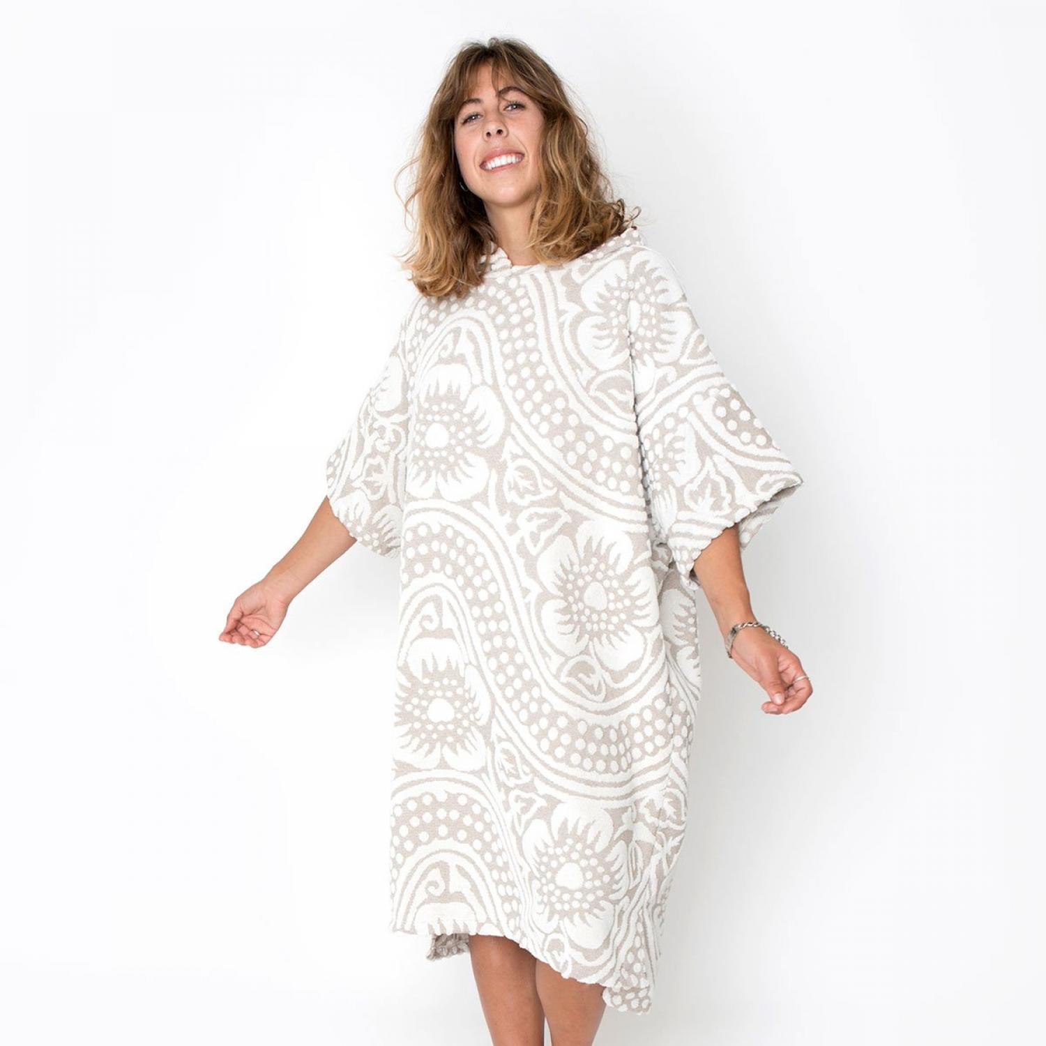 Seea Muir Poncho Sand