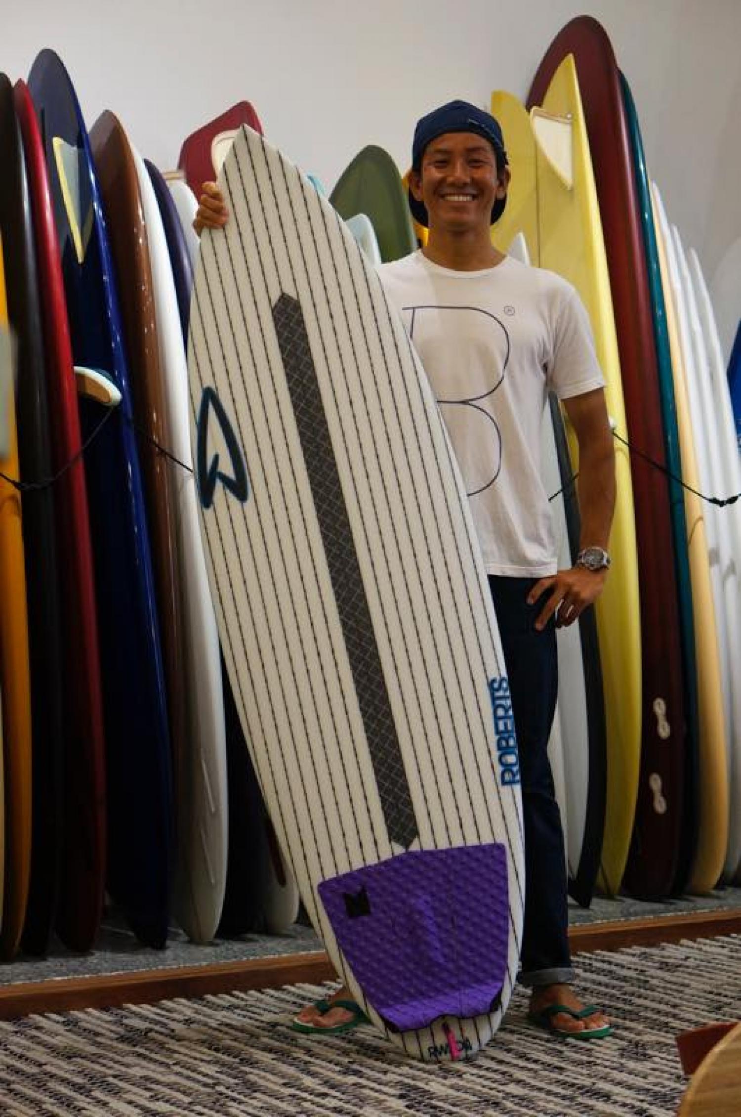 今日のYES  SURFER  「ROBERTS SURFBOARDS Meat Cleaver 5.6」 1